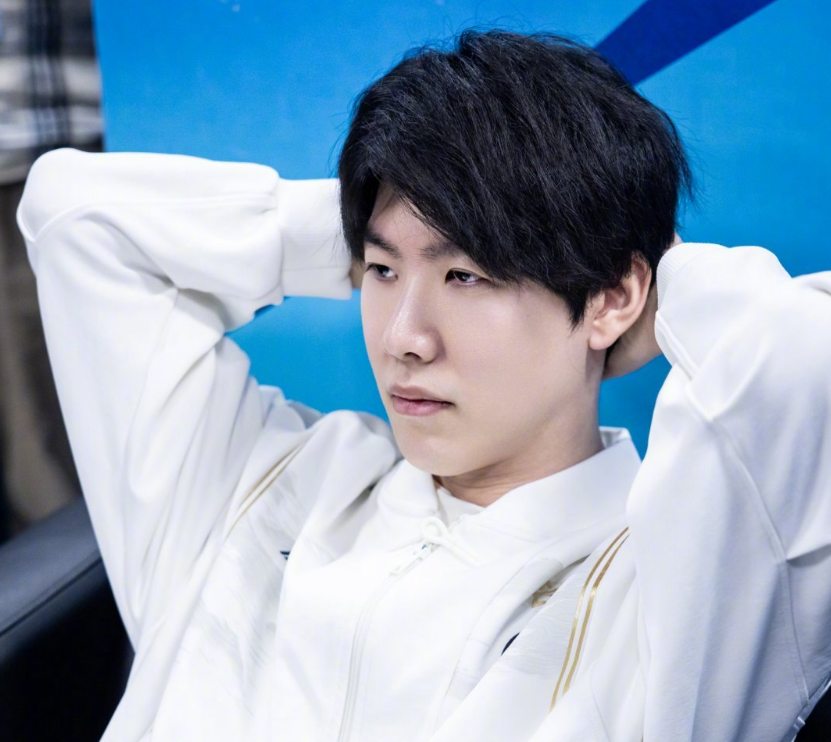 据韩媒报道，LCK宣布从今年开始中断发放供海外职业选手使用的租赁账号（即超级号）